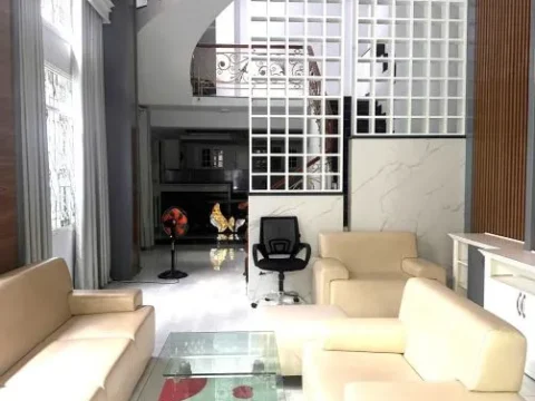 Cho thuê gấp nhà Phổ Quang- có hoa hồng môi giới