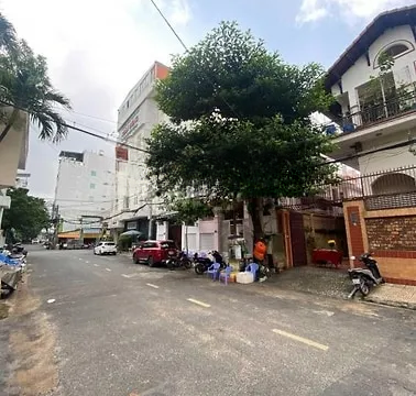 Bán Villa Phố 24/1- 24/3 Hoàng Dư Khương DT: 13,6m x 20m, hầm, 2 lầu.
