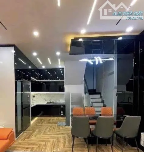 NGUYÊN CĂN PHAN ĐĂNG LƯU-4X22M- 4 TẦNG- NỘI THẤT CƠ BẢN GIÁ 26TR