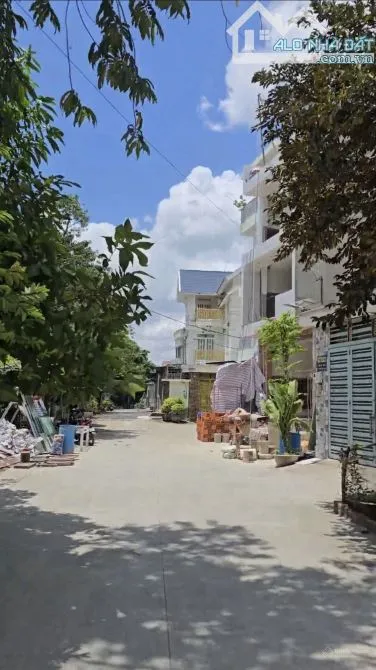 Cho thuê 104m² đất trống tại Đường Thạnh Xuân 33, P.Thạnh Xuân, Q12, HCM. nay là P.Thới An