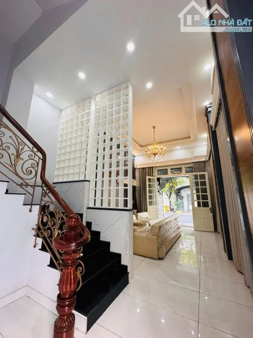 Cho thuê gấp nhà Phổ Quang- có hoa hồng môi giới