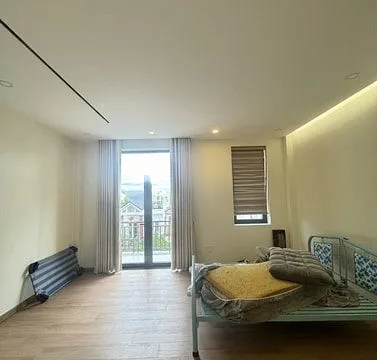 Bán nhà HXH sát Ni Sư Huỳnh Liên, Tân Bình, 5.35x16, 4 tầng, 10 tỷ nhẹ