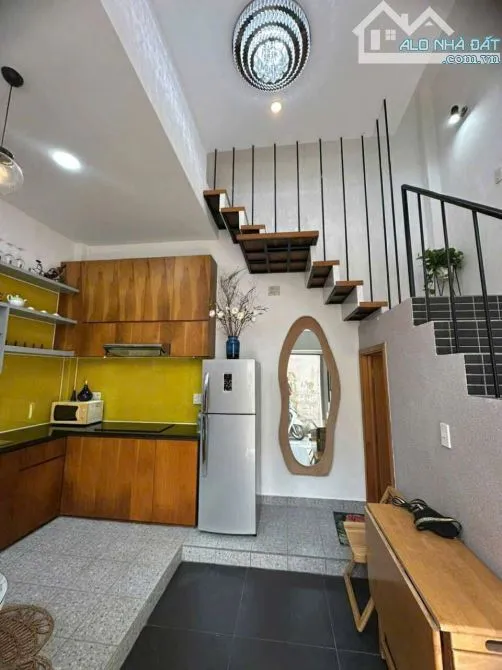 Nguyên căn FULL NỘI THẤT- cầm bá thước- Trệt 2 lầu sân thượng - 2pn 15tr