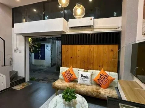 Nguyên căn FULL NỘI THẤT- cầm bá thước- Trệt 2 lầu sân thượng - 2pn 15tr