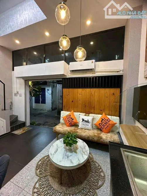 Nguyên căn FULL NỘI THẤT- cầm bá thước- Trệt 2 lầu sân thượng - 2pn 15tr