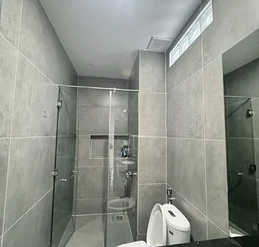 Bán nhà HXH sát Ni Sư Huỳnh Liên, Tân Bình, 5.35x16, 4 tầng, 10 tỷ nhẹ