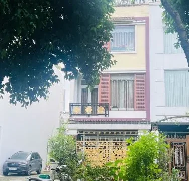 NGUYÊN CĂN - VIEW CÔNG VIÊN Nguyễn Thượng Hiền 5x20m 3 tầng 4pn nội thất cơ bản 27tr