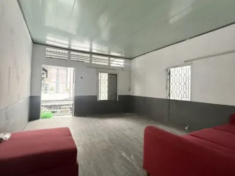 Nhà nguyên căn thuê 12.5tr/th. Âu Dương Lân Quận 8, 3PN Hẻm xe hơi.