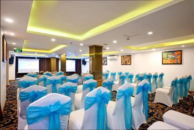 KHÁCH SẠN ĐANG XÂY DỰNG - THIẾT KẾ 75 PHÒNG- GÓC 2 MẶT TIỀN ĐÔNG DU- 3,2 TỶ/TH