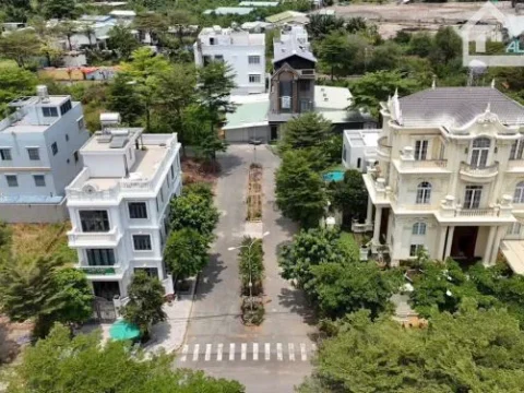 Bán nhà vị trí đẹp KDC đường Bưng Ông Thoàn, nhà mới - hoàn công - full nội thất, Phú Hữu
