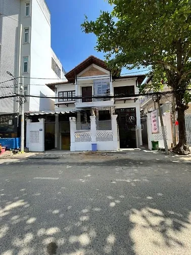 Bán Villa Phố 24/1- 24/3 Hoàng Dư Khương DT: 13,6m x 20m, hầm, 2 lầu.