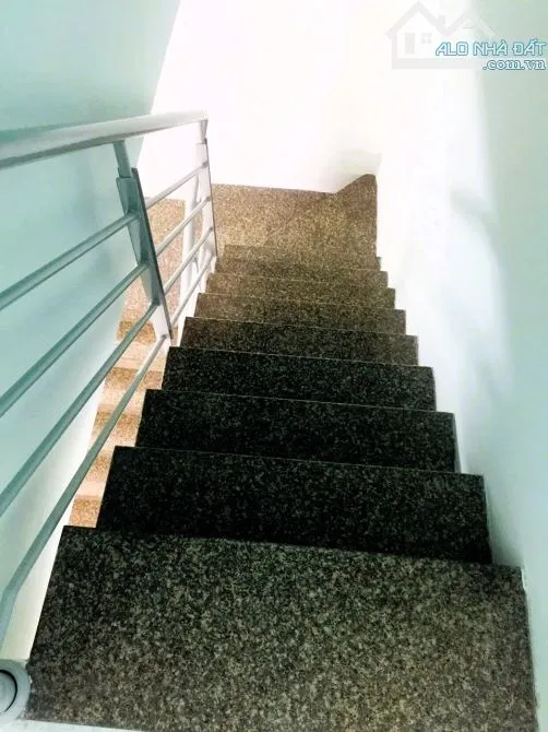 Cho thuê nhà nguyên căn 120m2 3PN hẻm xe hơi Hiệp Bình Phước