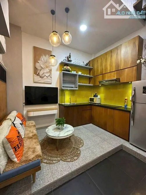 Nguyên căn FULL NỘI THẤT- cầm bá thước- Trệt 2 lầu sân thượng - 2pn 15tr