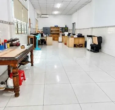 Kho xưởng mặt tiền Nguyễn Thị Sáu-Đông Thạnh-Hóc Môn.Dt 600m2 có 400m2 xây dựng. 26tr