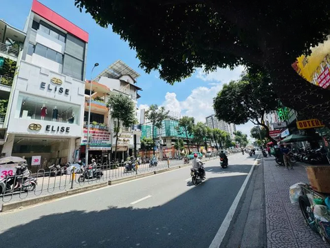 Cho thuê nhà Mt 130 đường Khánh Hội, Phường 6, Quận 4, 6x18m,75 triệu/tháng