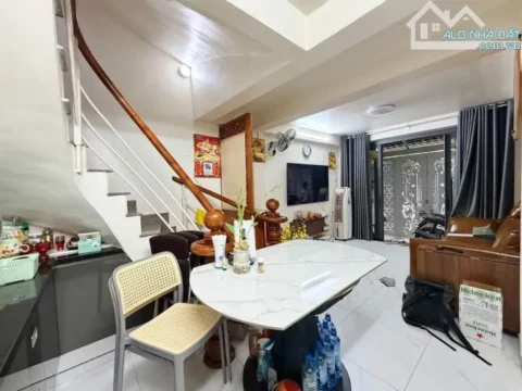 Giảm giá sâu! Chốt giá 3Tỷ330 cho nhà hẻm oto Bà Huyện Thanh Quan, Q3 (DT hơn 78m2)