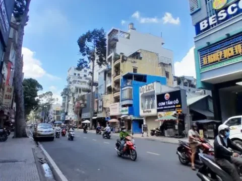 Cho thuê tòa nhà 168 Nguyễn Trãi 7,4x17m, 6 tầng thang máy 170 triệu.